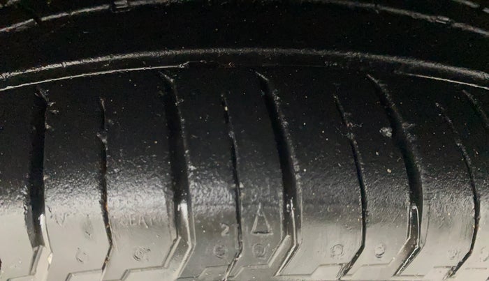 2023 Hyundai NEW I20 ASTA (O) 1.2 IVT, Petrol, Automatic, 33,772 km, Left Front Tyre Tread