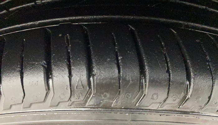 2023 Hyundai NEW I20 ASTA (O) 1.2 IVT, Petrol, Automatic, 33,772 km, Right Front Tyre Tread