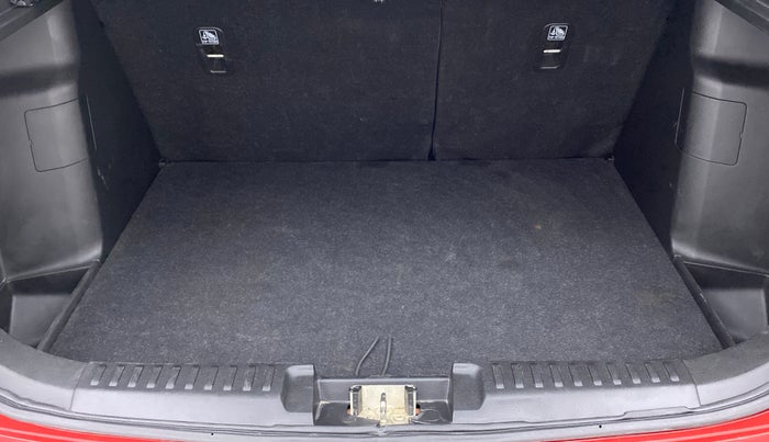 2020 Maruti Vitara Brezza ZXI+ DUAL TONE, Petrol, Manual, 37,967 km, Boot Inside
