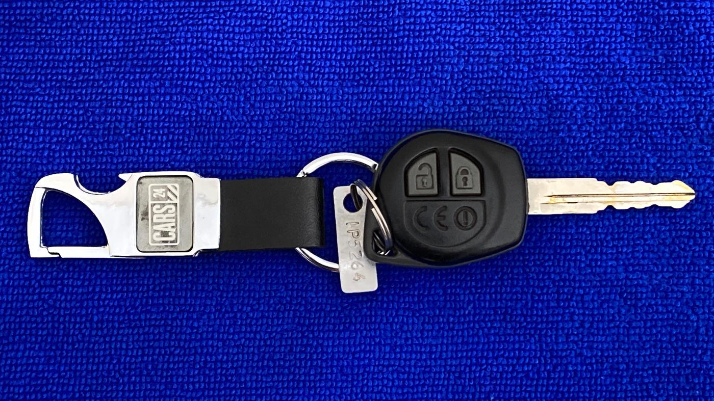 2016 Maruti Baleno DELTA PETROL 1.2, Petrol, Manual, 45,303 km, Key Close Up