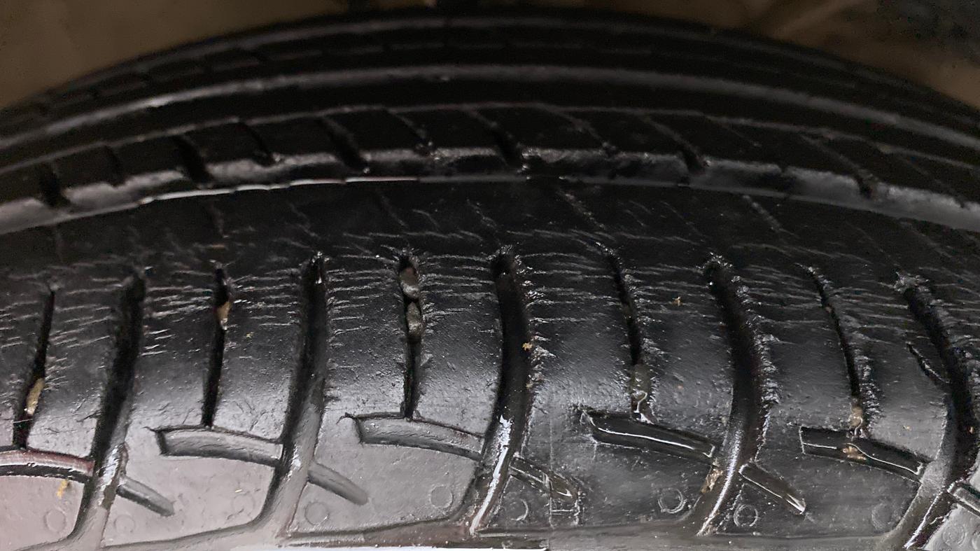 2016 Maruti Baleno DELTA PETROL 1.2, Petrol, Manual, 45,303 km, Right Front Tyre Tread