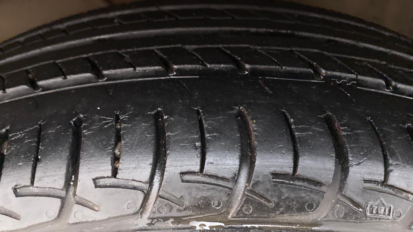 2016 Maruti Baleno DELTA PETROL 1.2, Petrol, Manual, 45,303 km, Left Front Tyre Tread