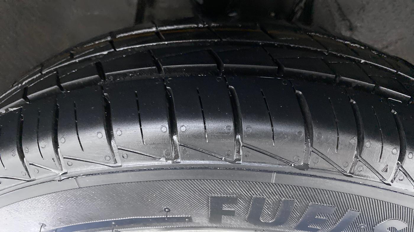 2021 Maruti Alto LXI CNG (O), CNG, Manual, 20,142 km, Right Front Tyre Tread