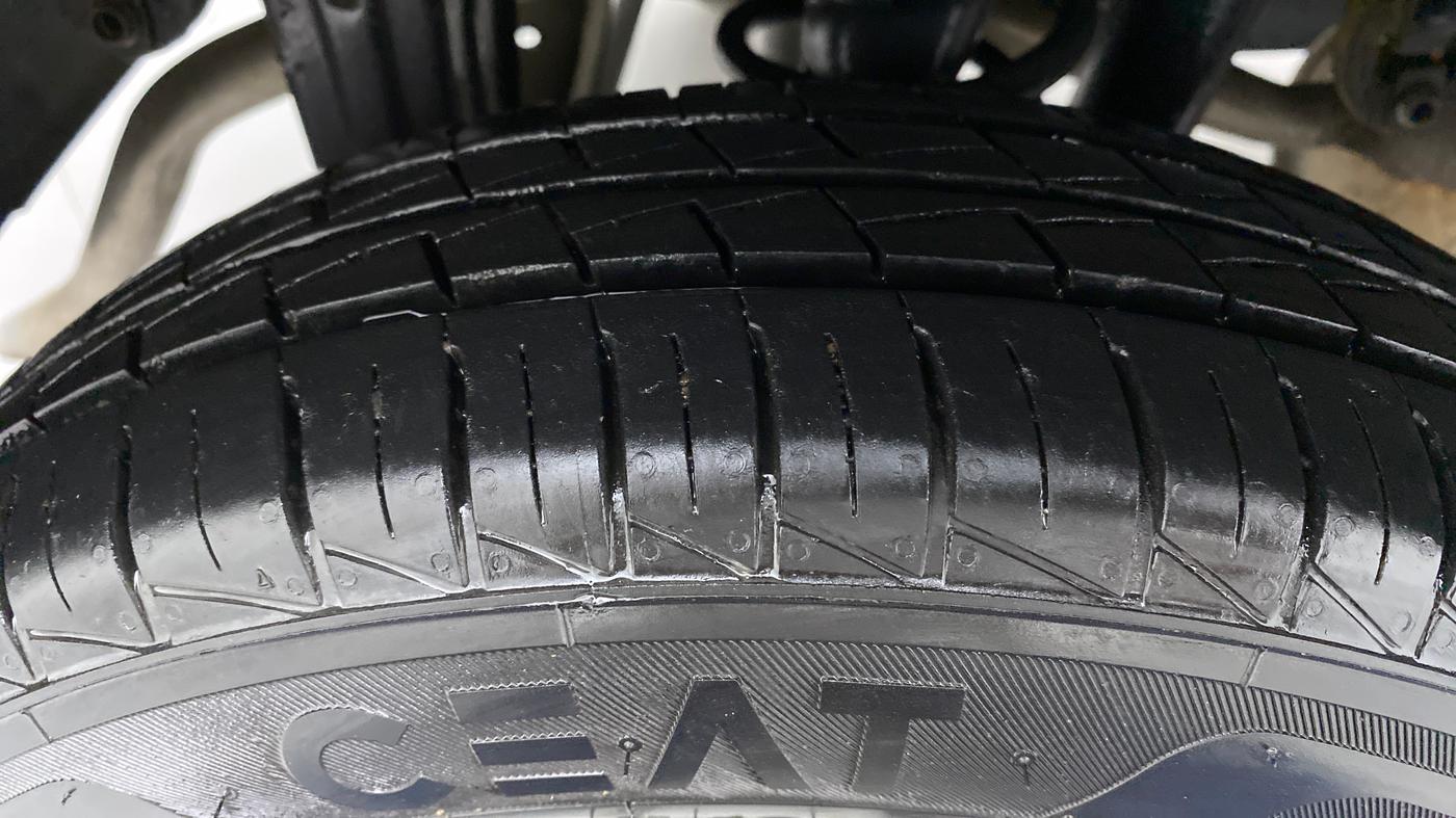 2021 Maruti Alto LXI CNG (O), CNG, Manual, 20,142 km, Right Rear Tyre Tread