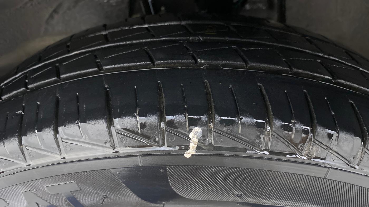 2021 Maruti Alto LXI CNG (O), CNG, Manual, 20,142 km, Left Front Tyre Tread