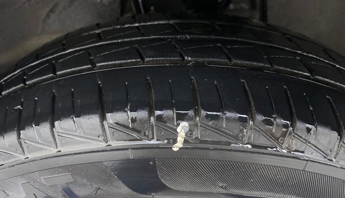 2021 Maruti Alto LXI CNG (O), CNG, Manual, 20,142 km, Left Front Tyre Tread