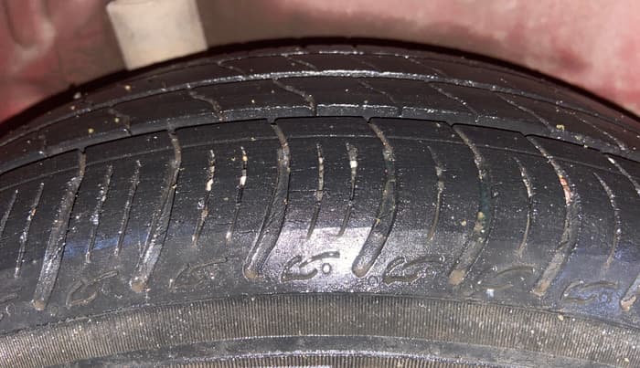 2014 Honda Brio S MT, Petrol, Manual, 73,869 km, Right Rear Tyre Tread