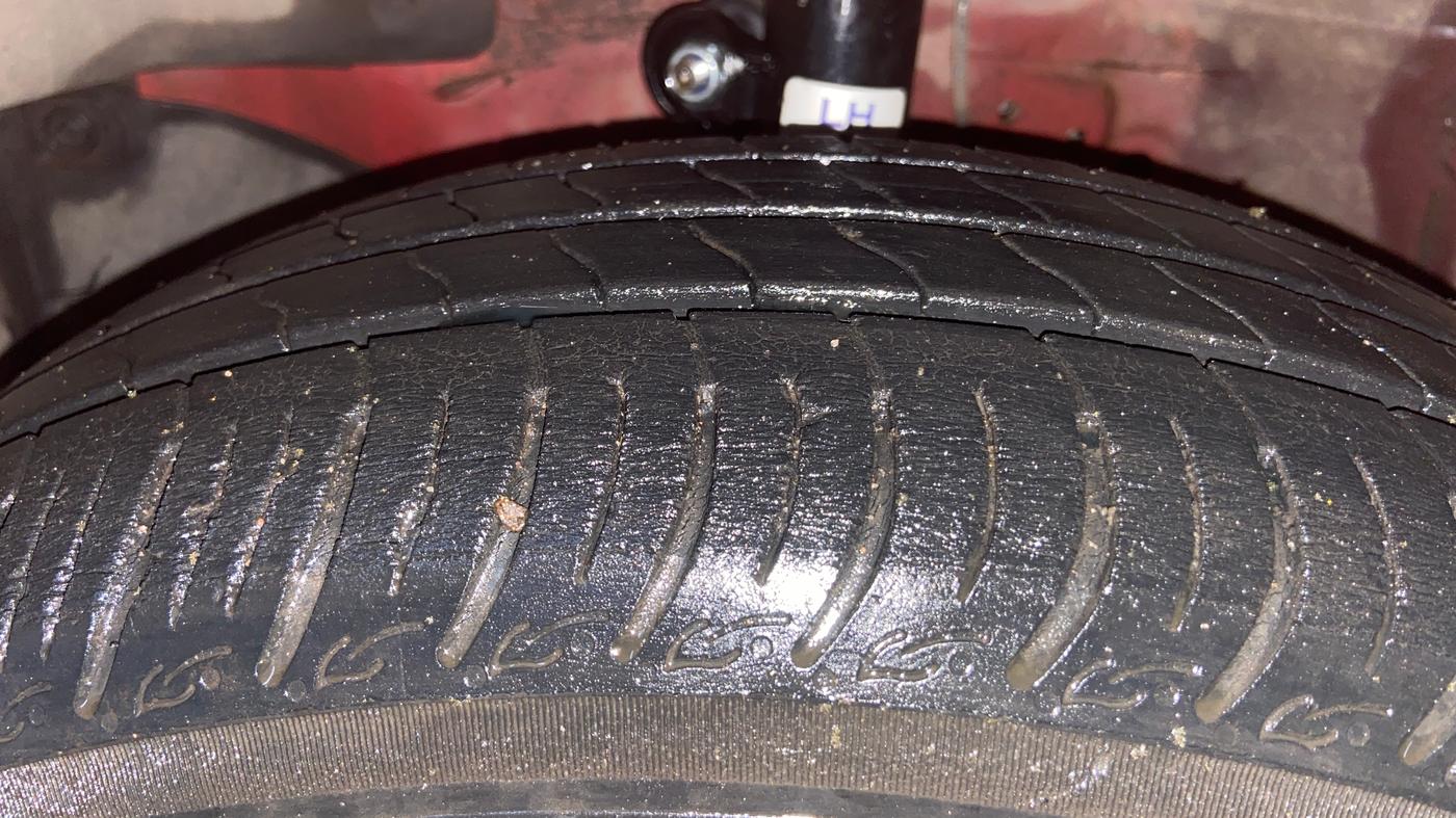 2014 Honda Brio S MT, Petrol, Manual, 73,869 km, Left Front Tyre Tread