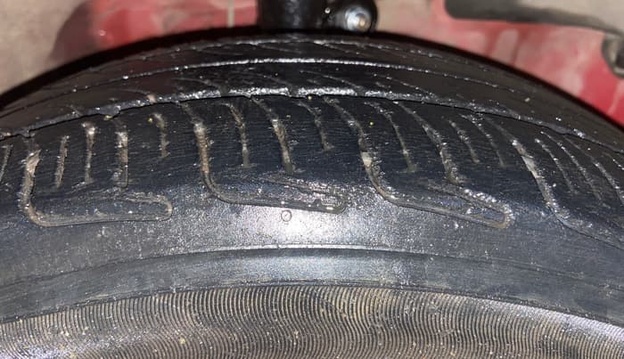 2014 Honda Brio S MT, Petrol, Manual, 73,869 km, Right Front Tyre Tread