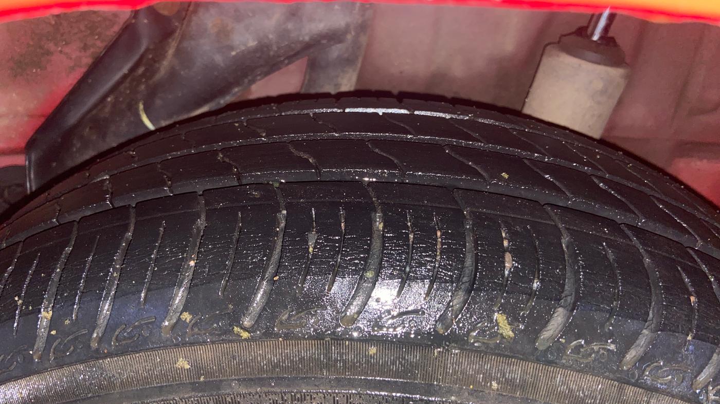 2014 Honda Brio S MT, Petrol, Manual, 73,869 km, Left Rear Tyre Tread