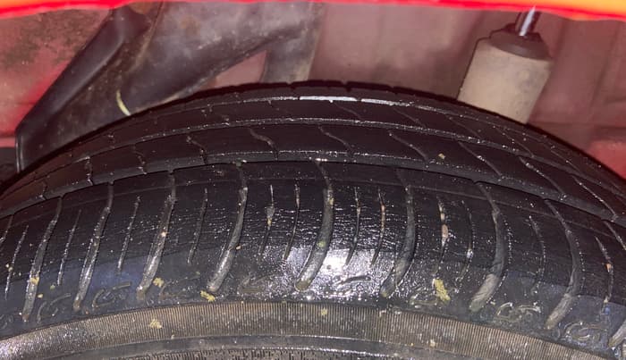 2014 Honda Brio S MT, Petrol, Manual, 73,869 km, Left Rear Tyre Tread