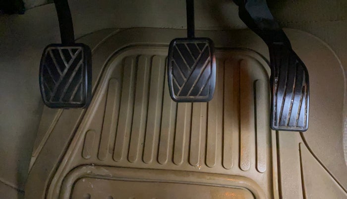 2017 Maruti Ciaz ZETA 1.4  MT PETROL, Petrol, Manual, 58,139 km, Pedals