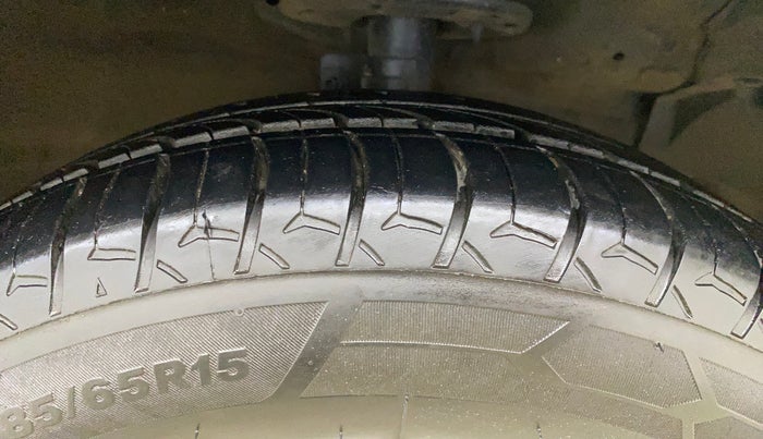 2017 Maruti Ciaz ZETA 1.4  MT PETROL, Petrol, Manual, 58,139 km, Right Front Tyre Tread