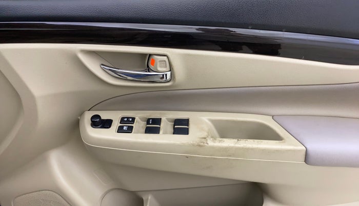 2017 Maruti Ciaz ZETA 1.4  MT PETROL, Petrol, Manual, 58,139 km, Driver Side Door Panels Control