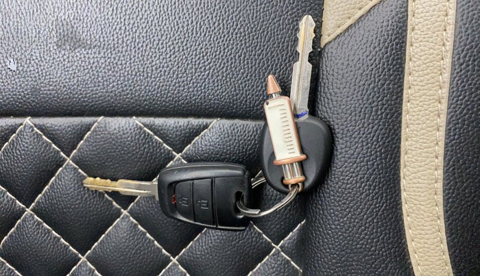 2019 Hyundai NEW SANTRO SPORTZ AMT, Petrol, Automatic, 37,441 km, Key Close Up