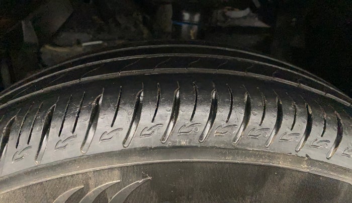 2018 Maruti Vitara Brezza ZDI, Diesel, Manual, 93,376 km, Left Front Tyre Tread