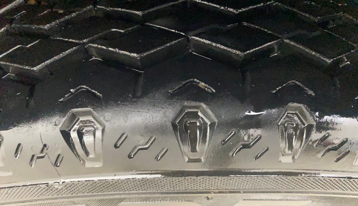 2021 Maruti Eeco 7 STR, Petrol, Manual, 76,991 km, Right Front Tyre Tread