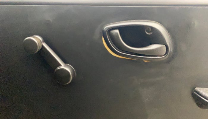 2021 Maruti Eeco 7 STR, Petrol, Manual, 76,991 km, Driver Side Door Panels Control