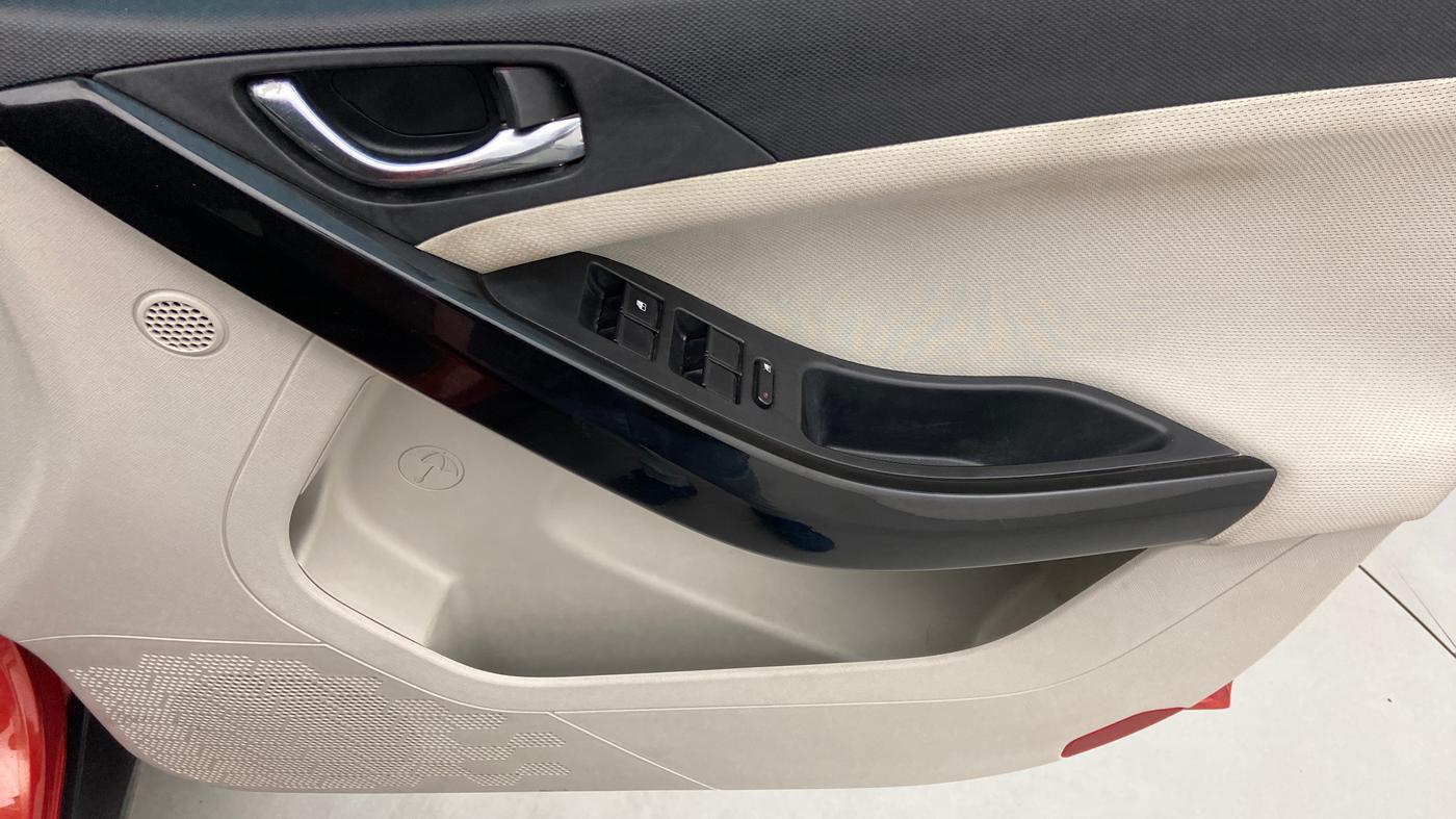 2021 Tata NEXON XZ PLUS PETROL, Petrol, Manual, 33,090 km, Driver Side Door Panels Control