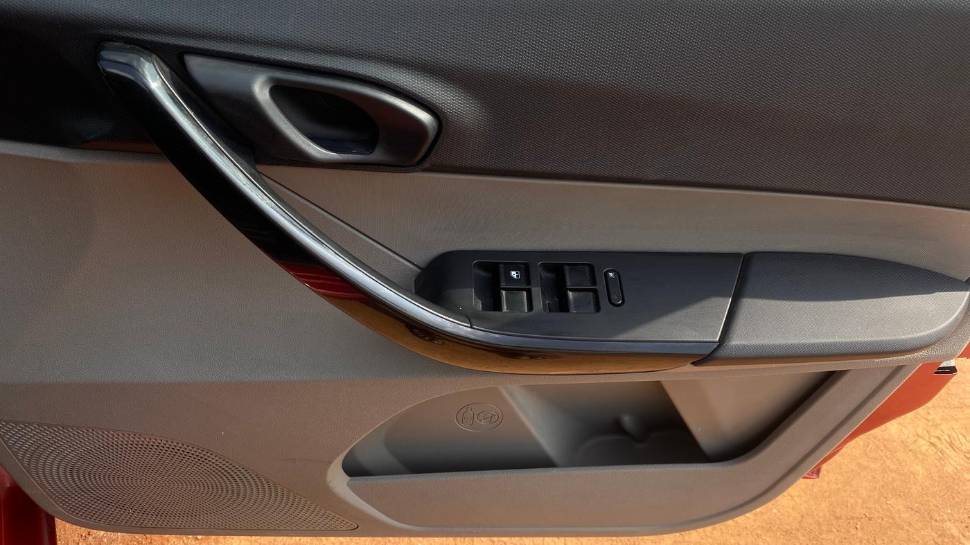 2019 Tata Tiago XZA PETROL, Petrol, Automatic, 26,476 km, Driver Side Door Panels Control