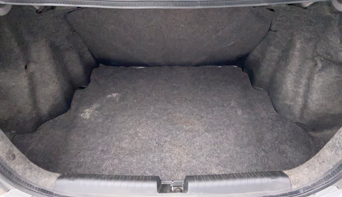 2014 Honda Amaze 1.2 SMT I VTEC, Petrol, Manual, 35,265 km, Boot Inside