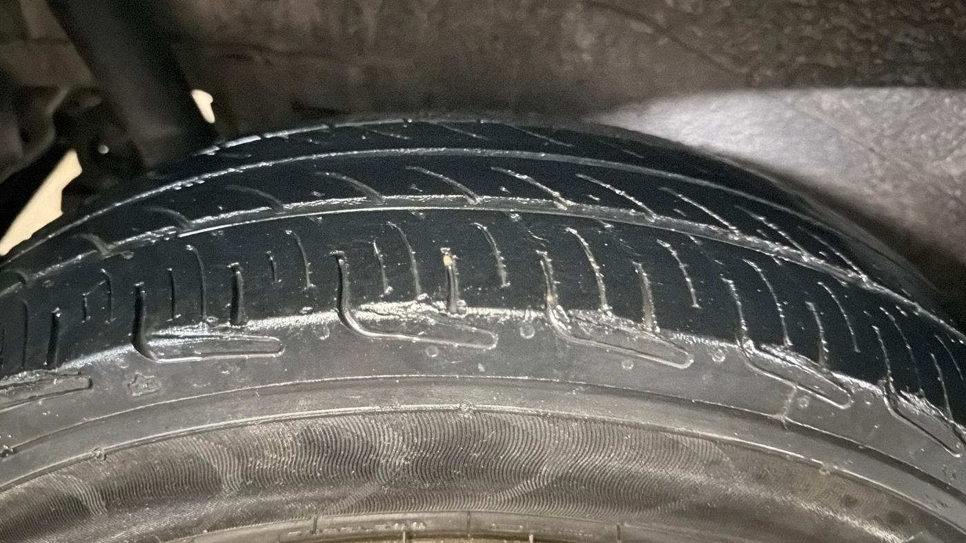 2014 Maruti Wagon R 1.0 LXI CNG, CNG, Manual, 58,922 km, Right Rear Tyre Tread