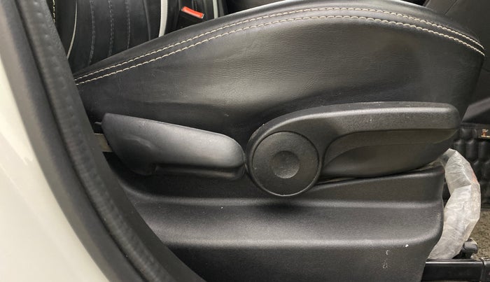 2021 Maruti Vitara Brezza ZXI PLUS AT SHVS, Petrol, Automatic, 27,914 km, Driver Side Adjustment Panel