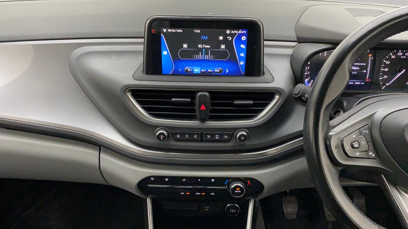 2020 Tata ALTROZ XZ PETROL, Petrol, Manual, 34,901 km, Air Conditioner