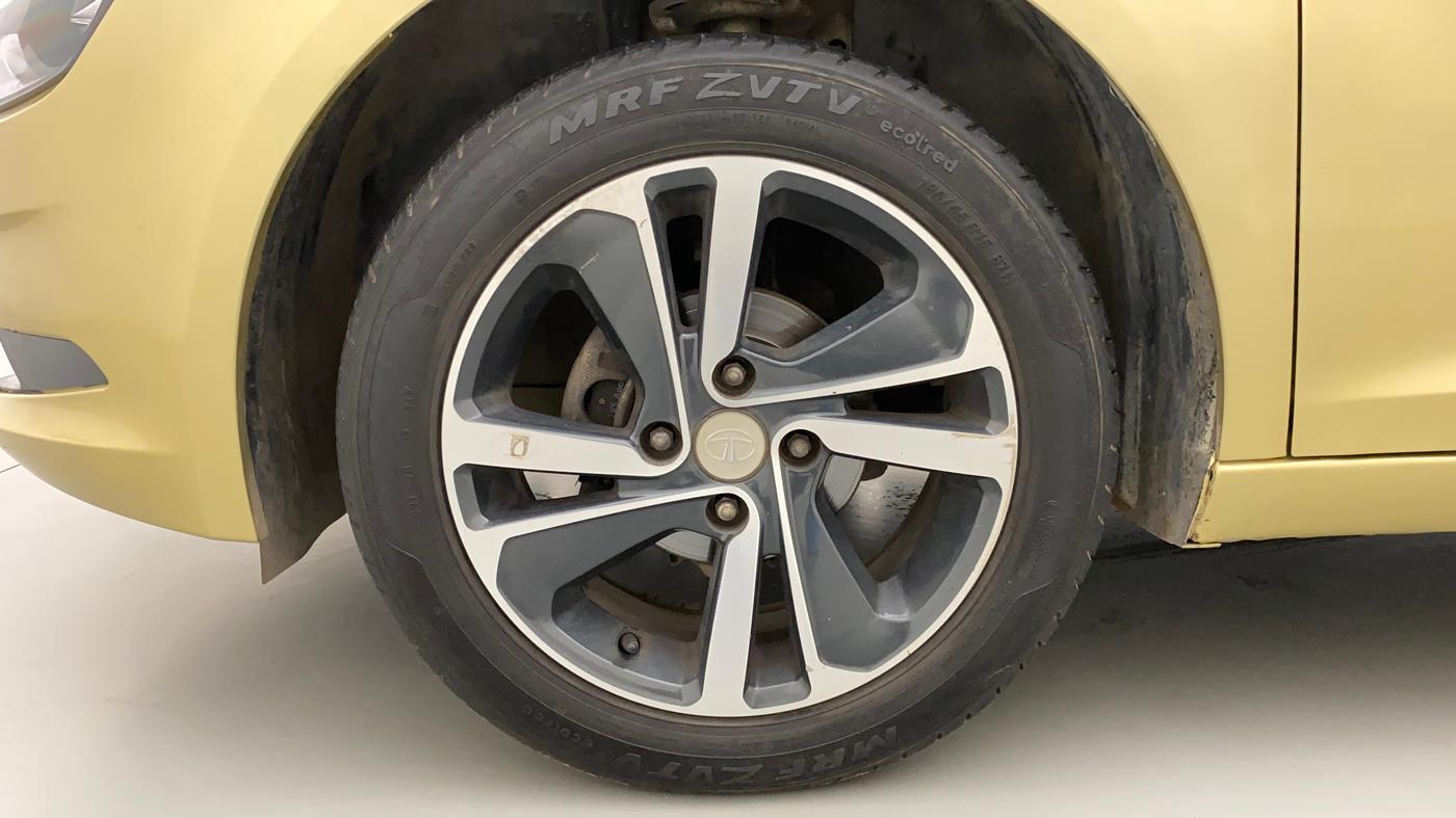 2020 Tata ALTROZ XZ PETROL, Petrol, Manual, 34,901 km, Left Front Wheel