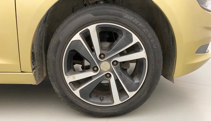 2020 Tata ALTROZ XZ PETROL, Petrol, Manual, 34,901 km, Right Front Wheel