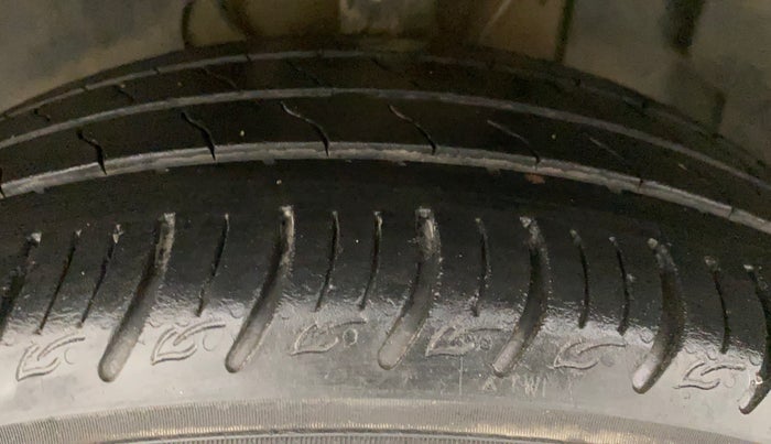 2020 Tata ALTROZ XZ PETROL, Petrol, Manual, 34,901 km, Left Front Tyre Tread