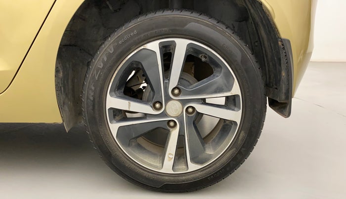 2020 Tata ALTROZ XZ PETROL, Petrol, Manual, 34,901 km, Left Rear Wheel