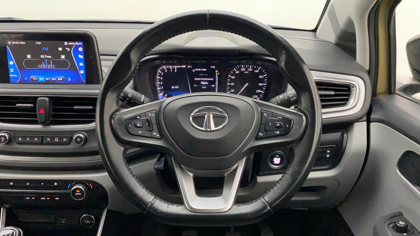 2020 Tata ALTROZ XZ PETROL, Petrol, Manual, 34,901 km, Steering Wheel Close Up