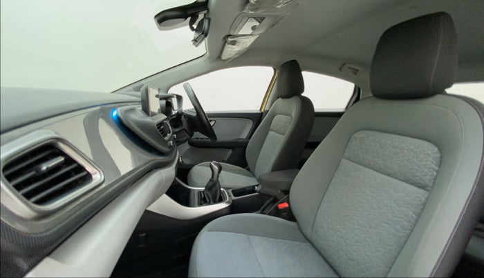 2020 Tata ALTROZ XZ PETROL, Petrol, Manual, 34,901 km, Right Side Front Door Cabin