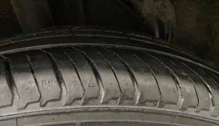 2021 Nissan MAGNITE XE, Petrol, Manual, 53,229 km, Right Rear Tyre Tread