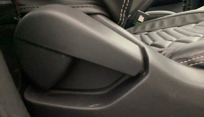 2021 Nissan MAGNITE XE, Petrol, Manual, 53,229 km, Driver Side Adjustment Panel