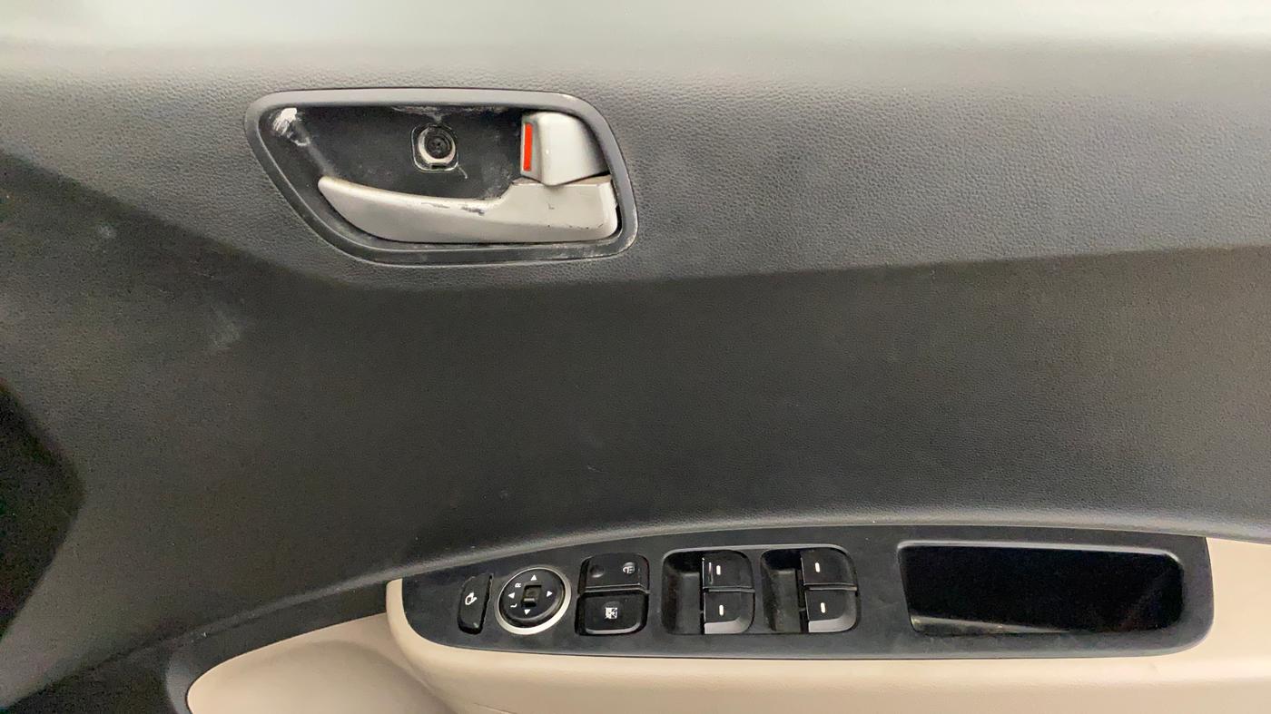2015 Hyundai Xcent S 1.2, Petrol, Manual, 40,345 km, Driver Side Door Panels Control