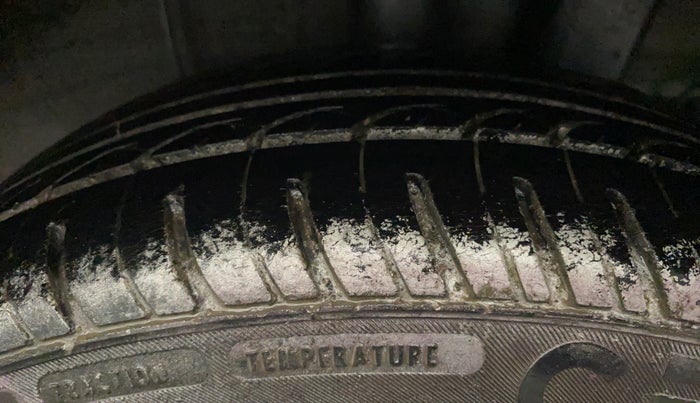 2015 Hyundai Xcent S 1.2, Petrol, Manual, 40,268 km, Left Rear Tyre Tread