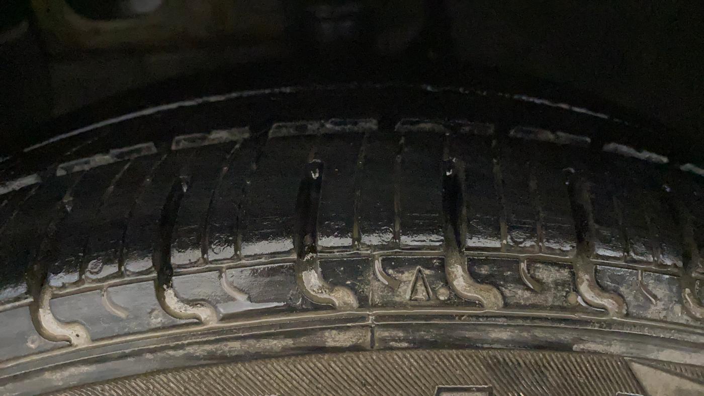 2015 Hyundai Xcent S 1.2, Petrol, Manual, 40,345 km, Left Front Tyre Tread