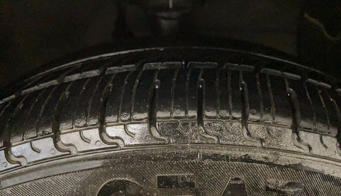 2015 Hyundai Xcent S 1.2, Petrol, Manual, 40,268 km, Right Front Tyre Tread