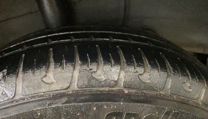 2015 Hyundai Xcent S 1.2, Petrol, Manual, 40,268 km, Right Rear Tyre Tread