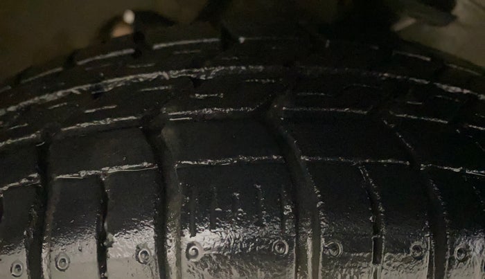 2015 Maruti Alto 800 LXI, Petrol, Manual, 23,116 km, Right Front Tyre Tread