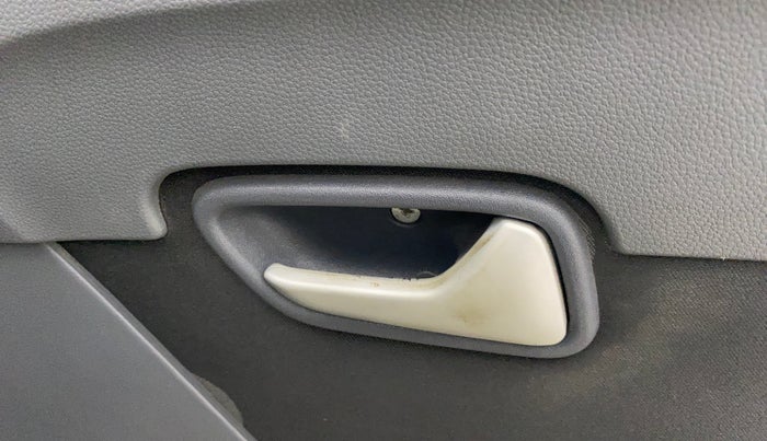 2015 Maruti Alto 800 LXI, Petrol, Manual, 23,116 km, Driver Side Door Panels Control