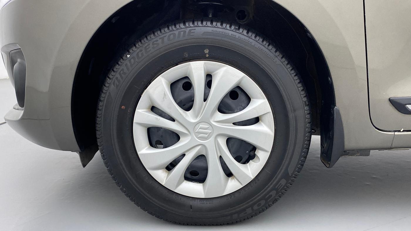 2020 Maruti Swift VXI D, Petrol, Manual, 17,554 km, Left Front Wheel