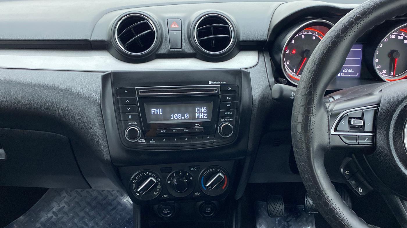 2020 Maruti Swift VXI D, Petrol, Manual, 17,554 km, Air Conditioner