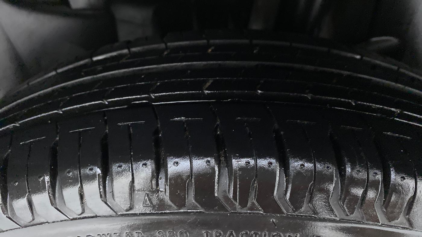 2020 Maruti Swift VXI D, Petrol, Manual, 17,554 km, Left Rear Tyre Tread