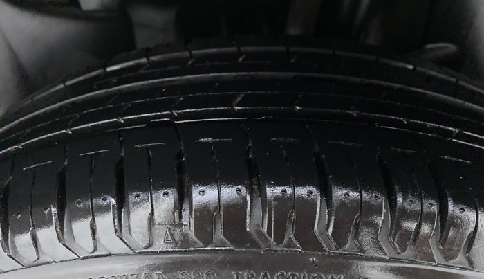 2020 Maruti Swift VXI D, Petrol, Manual, 17,554 km, Left Rear Tyre Tread