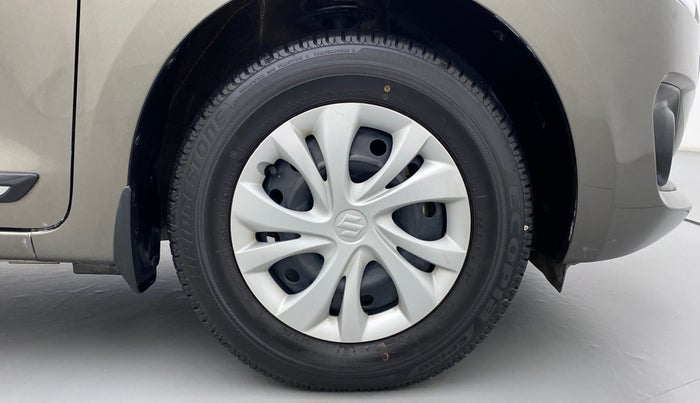 2020 Maruti Swift VXI D, Petrol, Manual, 17,554 km, Right Front Wheel