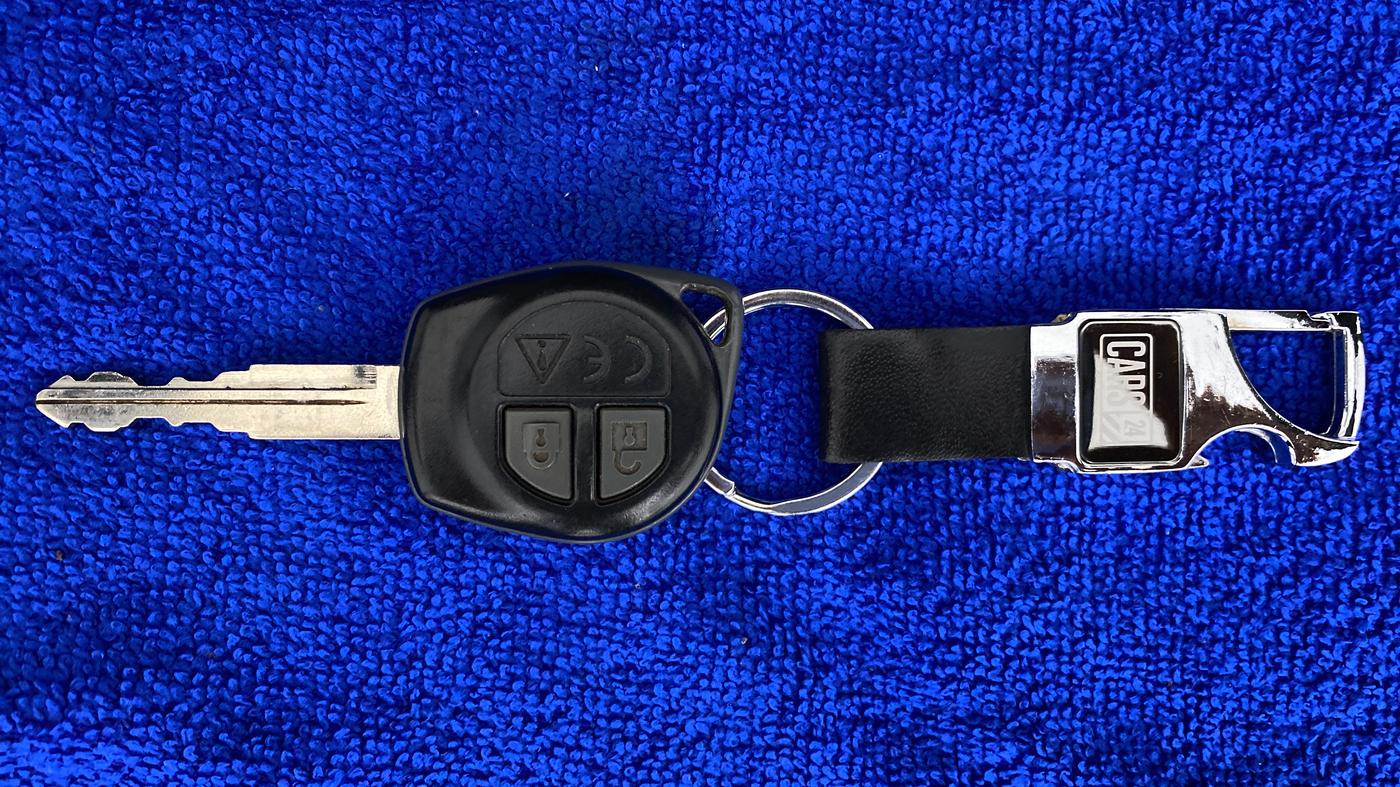 2020 Maruti Swift VXI D, Petrol, Manual, 17,554 km, Key Close Up
