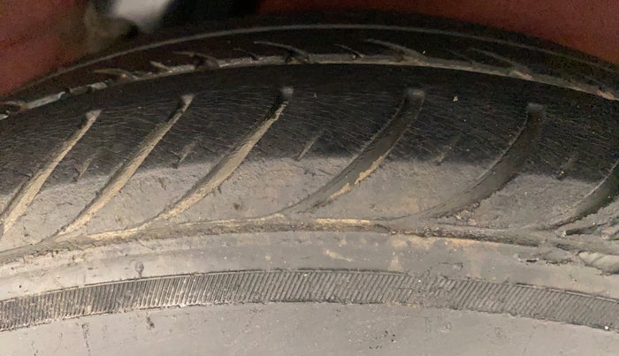 2013 Hyundai i10 SPORTZ 1.2 AT, Petrol, Automatic, 24,167 km, Left Rear Tyre Tread